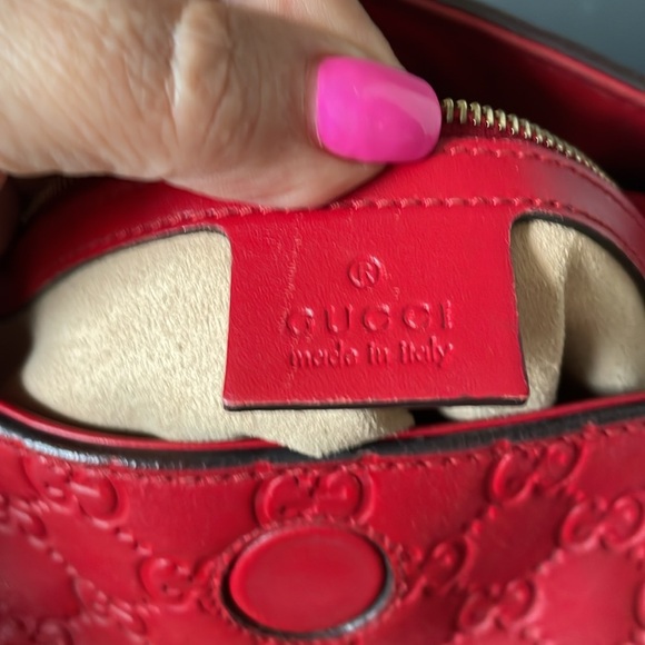 Authentic Gucci Red Leather Tote/ Shoulder Bag. - Picture 14 of 16